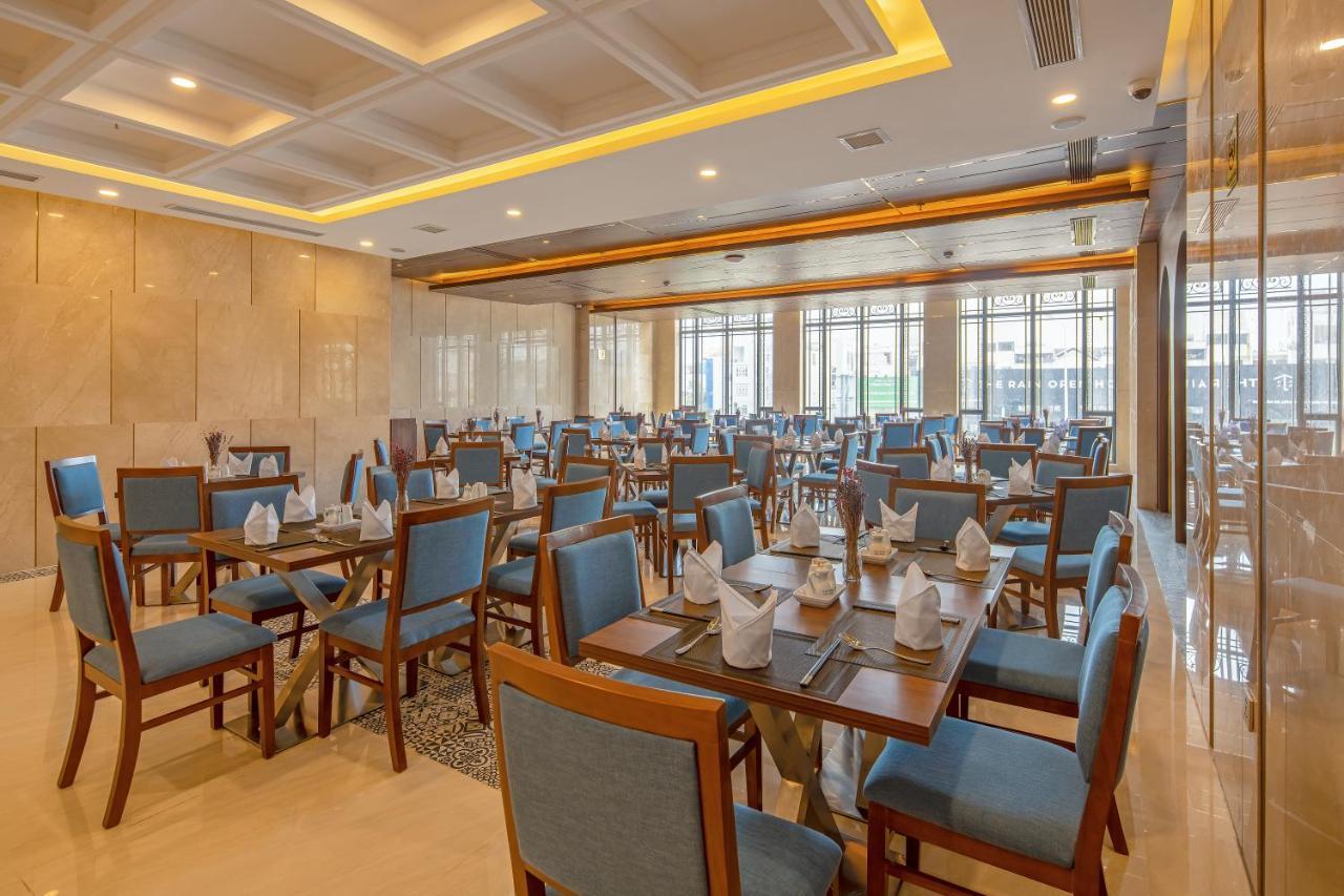 Gold Plaza Hotel Da Nang Bagian luar foto
