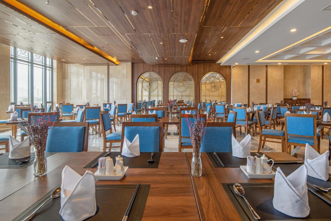Gold Plaza Hotel Da Nang Bagian luar foto