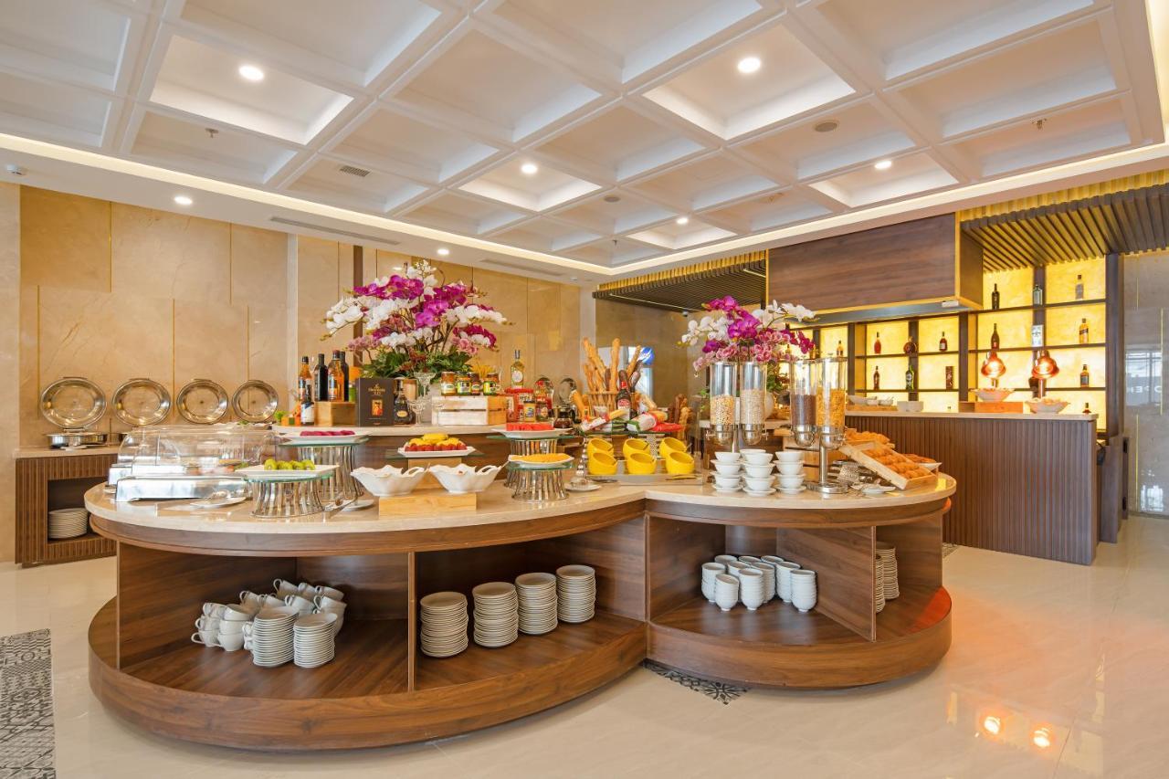 Gold Plaza Hotel Da Nang Bagian luar foto