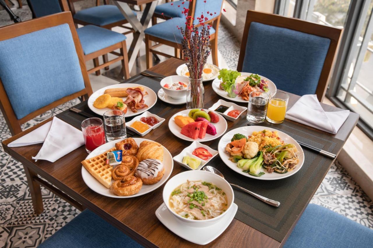 Gold Plaza Hotel Da Nang Bagian luar foto
