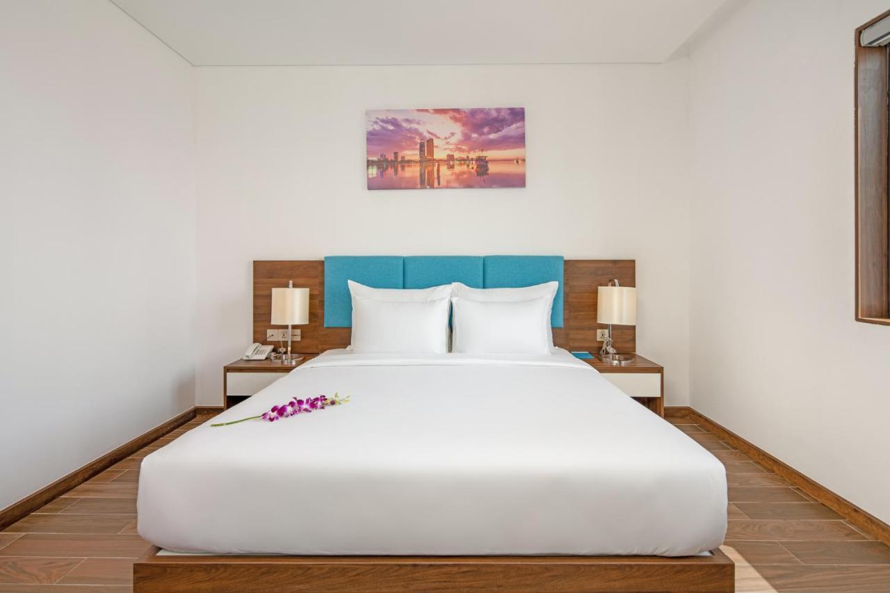 Gold Plaza Hotel Da Nang Bagian luar foto