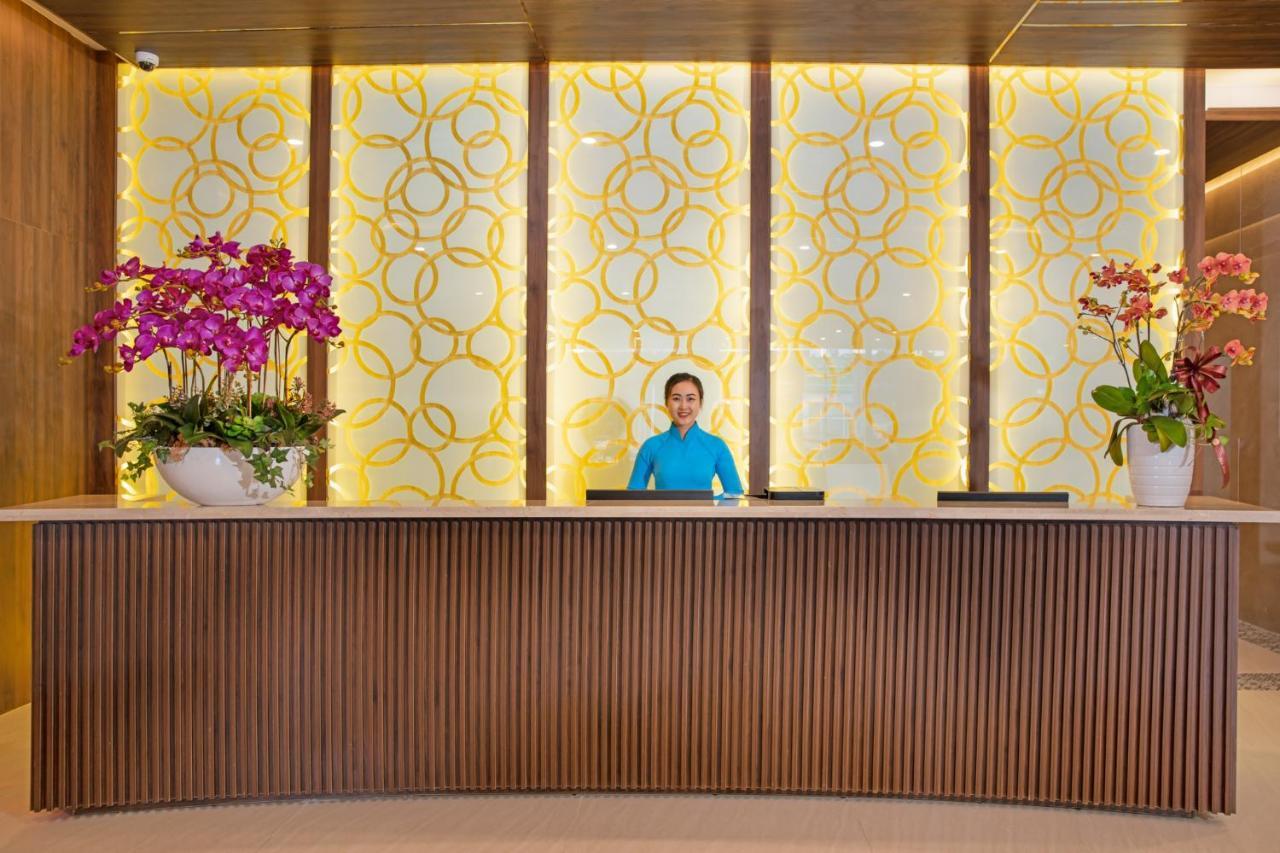 Gold Plaza Hotel Da Nang Bagian luar foto